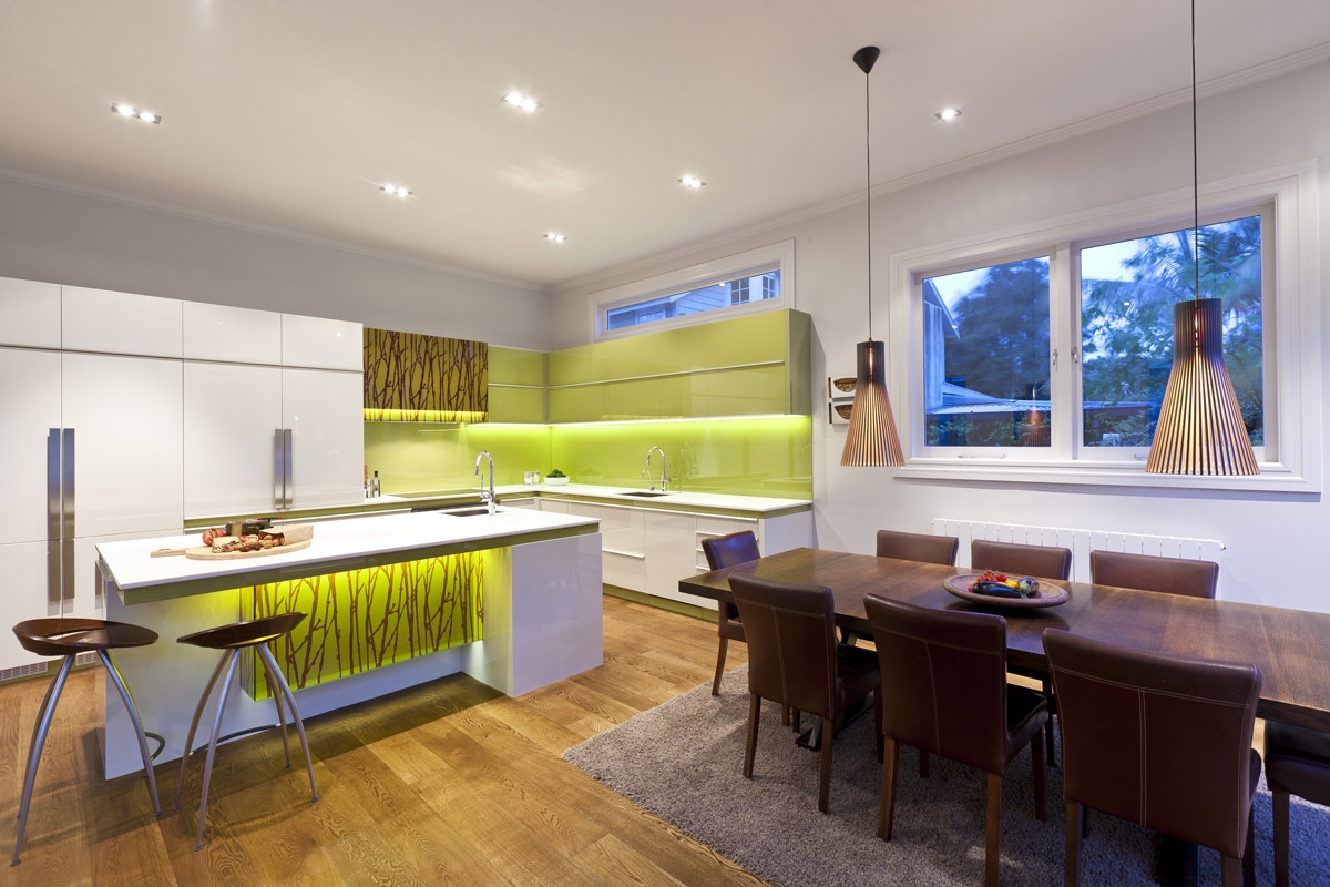 http://artcafe.bg/wp-content/uploads/2013/04/green-and-white-modern-kitchen.jpg