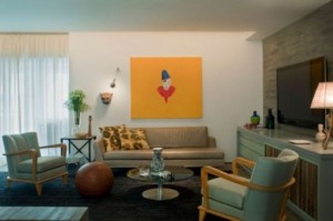 lively-brazilian-apartment-with-humorous-artwork-and-vintage-pieces-8-554x368