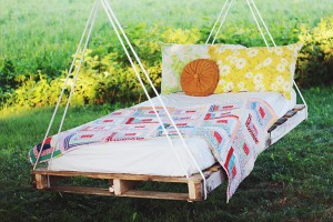 Pallet-Swing-Bed-The-Merrythought1