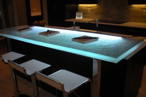 The-Ultimate-Luxury-Touch-For-Your-Kitchen-Decor-Glass-Countertops-homesthetics-14
