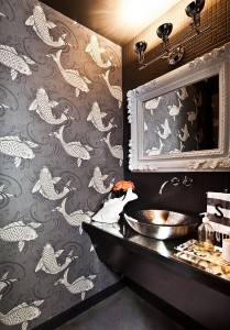 Fun-wallpaper-brings-koi-fish-into-the-powder-room