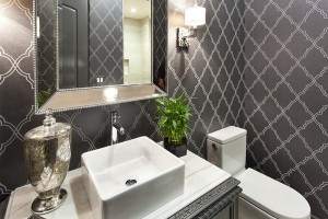 Smart-Wallpaper-gives-the-powder-room-a-timeless-look