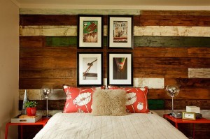 Beach-style-bedroom-with-a-lovely-accent-wall