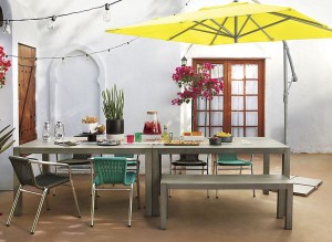 Crisp-colorful-dining-space