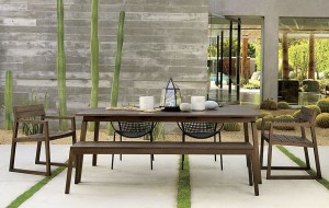 Modern-outdoor-dining-space-with-cactus