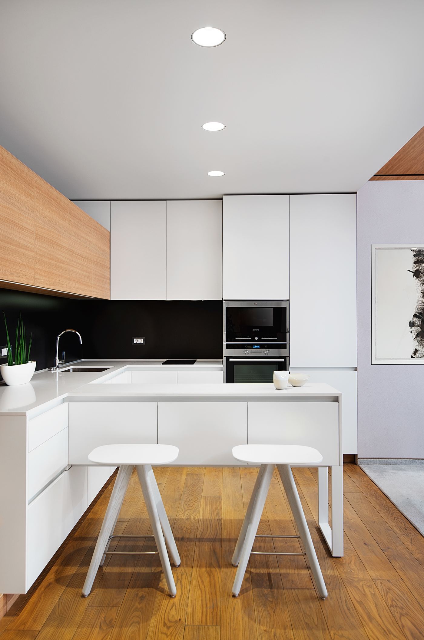 white-kitchen-with-wood-cabinets