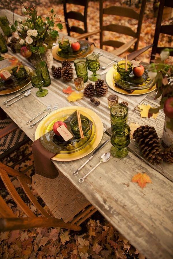 outdoor-fall-table