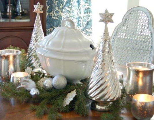 Снежна приказка- 18 идеи за бяла и сребърна коледна украса