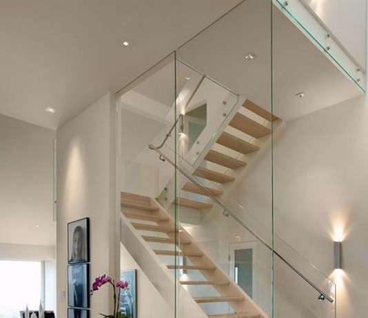 20 идеи за стълбища със стъклени парапети
