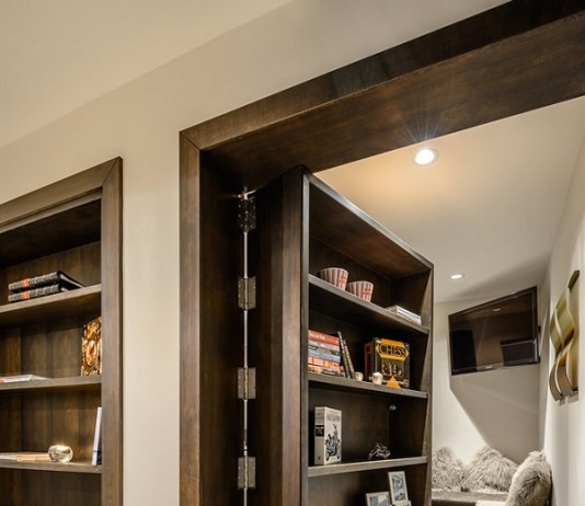 Сет полици за книги – врата